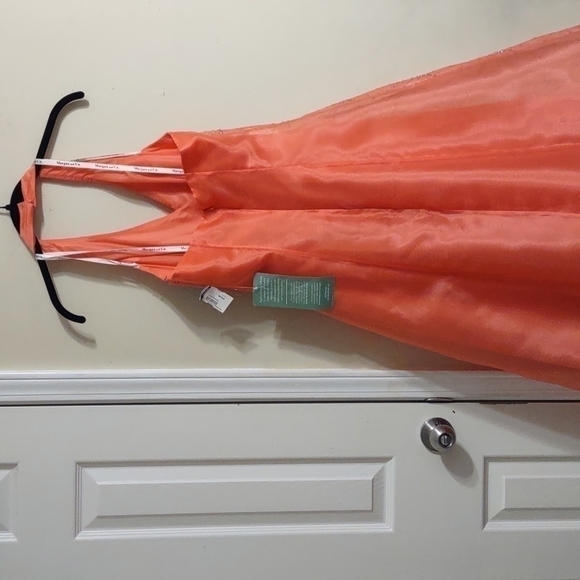 Formal Halter Top Dress NWT - Picture 3 of 7